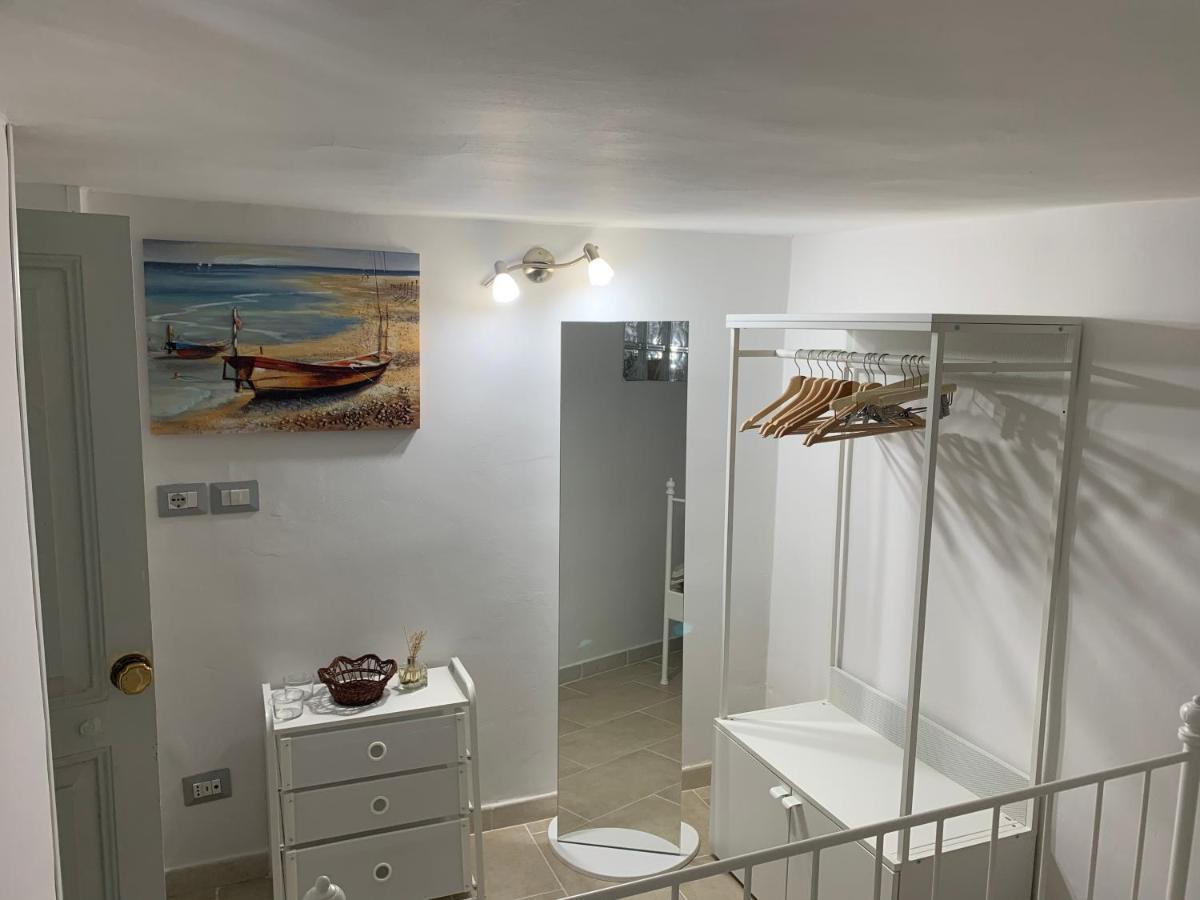 L&L House Apartment คาตาเนีย ภายนอก รูปภาพ