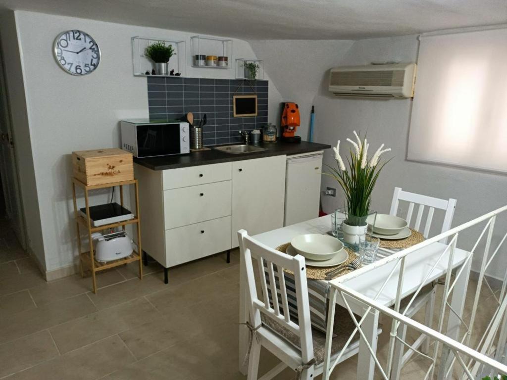 L&L House Apartment คาตาเนีย ภายนอก รูปภาพ